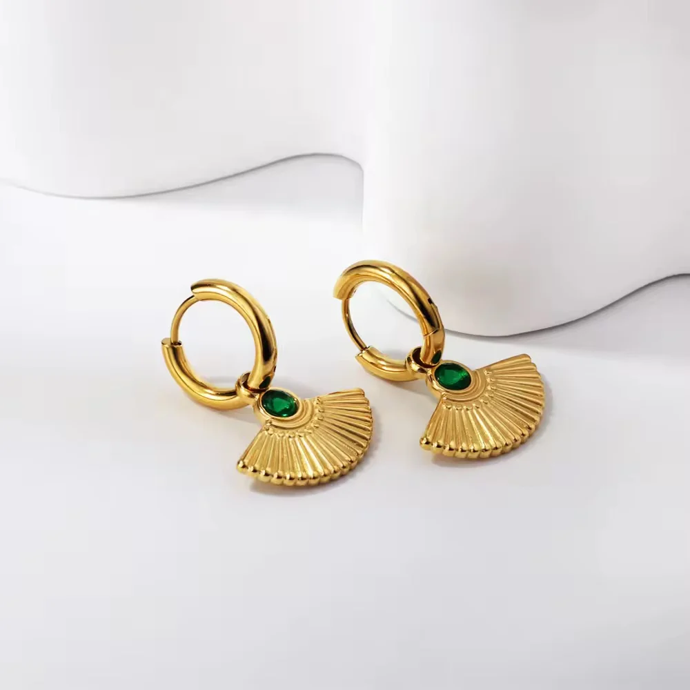 Green zircon scallop pendant earring - Image 4